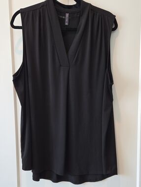 Massini Black V-Neck Sleeveless Draped Camisole